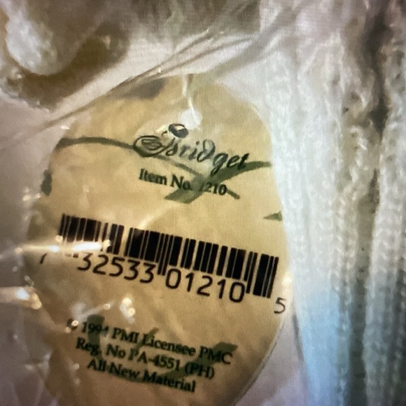 Bridget Classic Precious Moments - Picture 3 of 5